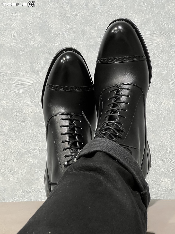 【開箱】高貴不貴 Carmina Balmoral Boots 之男生女生配