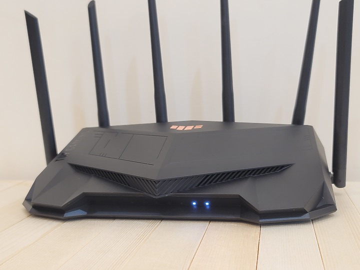 開箱 - ASUS TUF AX6000高顏值路由器