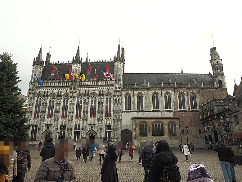 布魯日大廣場(Grote Markt)、大鐘樓(Belfort) 、市政廳(Stadhuis Brugge) 、玫瑰碼頭(Rosary Quay) 、聖母教堂(Onze-Lieve-Vrouwekerk)、貝居安禮修道院(Begijnhofkapel)，還有白酒淡菜 — 世界文化遺產 之 布魯日歷史中心(Historic Centre of Brugge) — 2023年冬季歐洲行旅 第五部