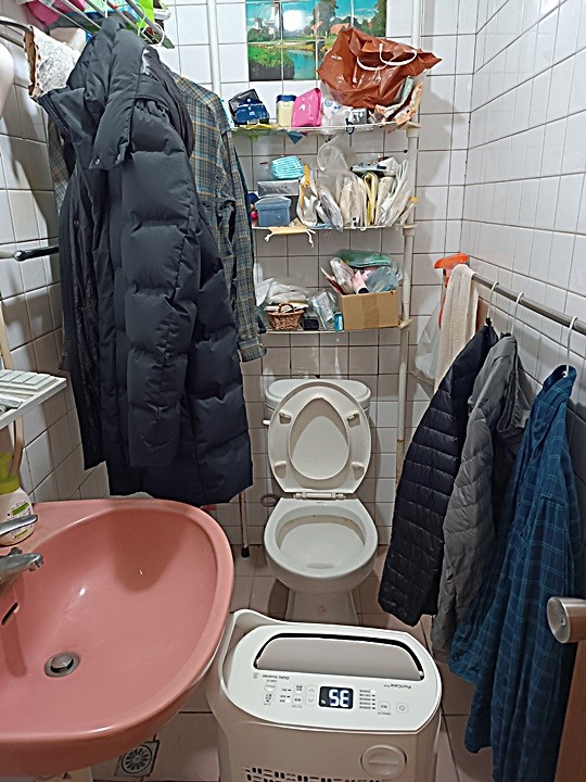 LG PuriCare™ 雙變頻除濕機 feat. CordZero™ R5T 濕拖清潔機器人 (自動除塵) 使用心得分享 — 在溼冷的天氣中享受乾爽又自動變乾淨的環境
