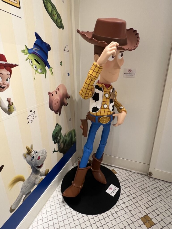 玩具總動員主題咖啡廳丨TOY STORY丨OH MY CAFE丨熊抱哥草莓口味漢堡丨東急PLAZA表參道原宿