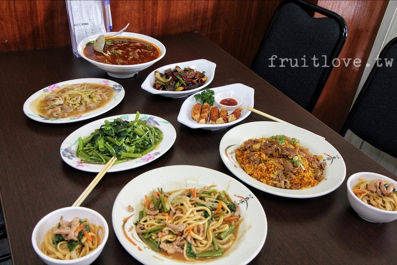 點我看大圖 想不到炒飯、炒麵店也有許多好吃的餐廳菜