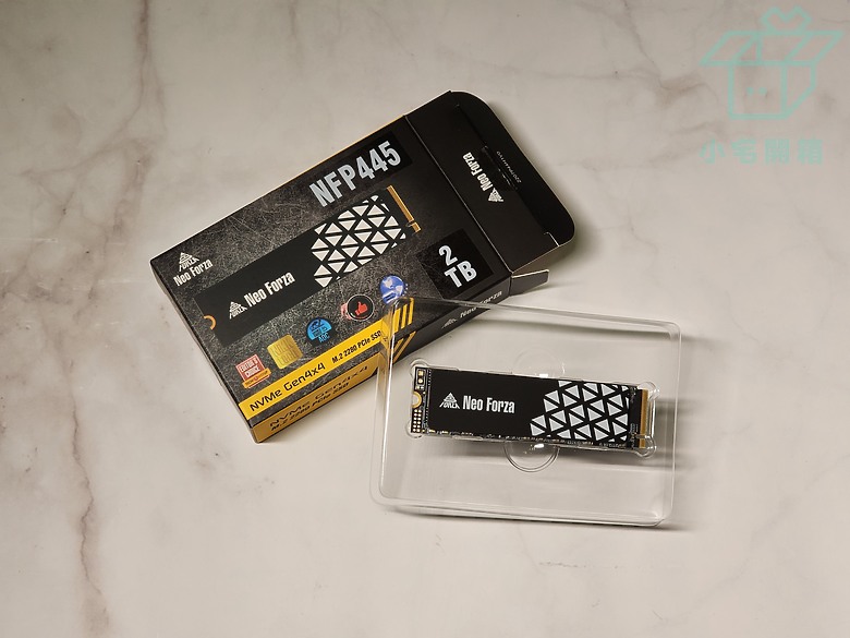 【小宅開箱】凌航 NFP445 2TB Gen4 PCIe SSD 石墨烯散熱片 簡易開箱測試