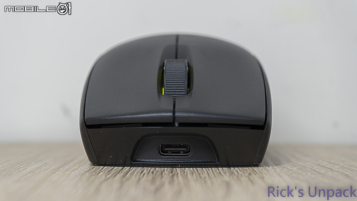 點我看大圖 【開箱】賊船輕量、三模對稱鼠 | CORSAIR M75 AIR WIRELESS