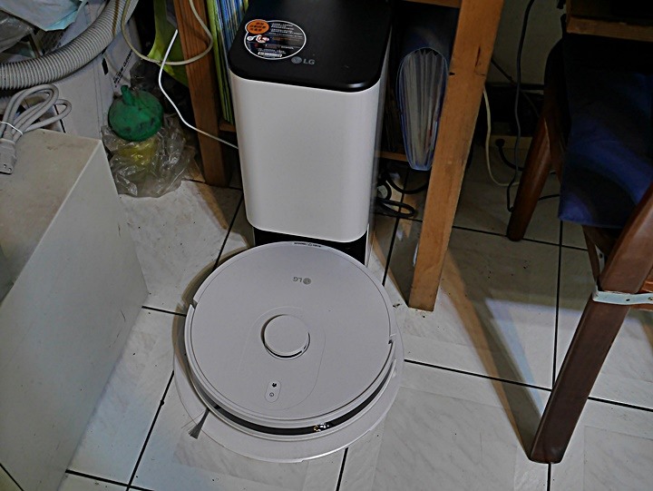 LG PuriCare™ 雙變頻除濕機 feat. CordZero™ R5T 濕拖清潔機器人 (自動除塵) 使用心得分享 — 在溼冷的天氣中享受乾爽又自動變乾淨的環境