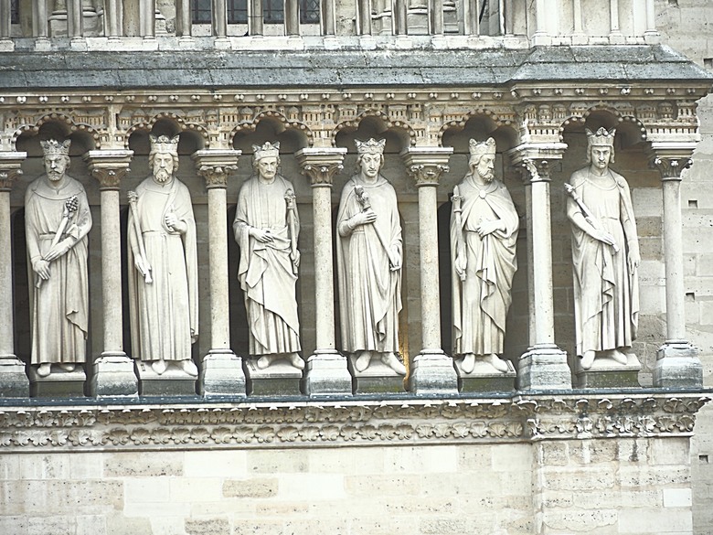 楓丹白露宮(Chateau de Fontainebleau)，外掛凱旋門(Arc de Triomphe)、聖母院(Cathédrale Notre-Dame de Paris)、歌劇院(Palais Garnier)、莫里哀噴泉(Fontaine Molière)、聖米歇爾噴泉(Fontaine Saint-Michel) — 世界文化遺產 之 楓丹白靈宮及其園林(Palace and Park of Fontainebleau) — 2023年冬季歐洲行旅 第八部