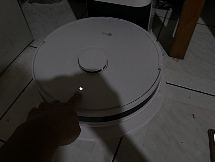 LG PuriCare™ 雙變頻除濕機 feat. CordZero™ R5T 濕拖清潔機器人 (自動除塵) 使用心得分享 — 在溼冷的天氣中享受乾爽又自動變乾淨的環境
