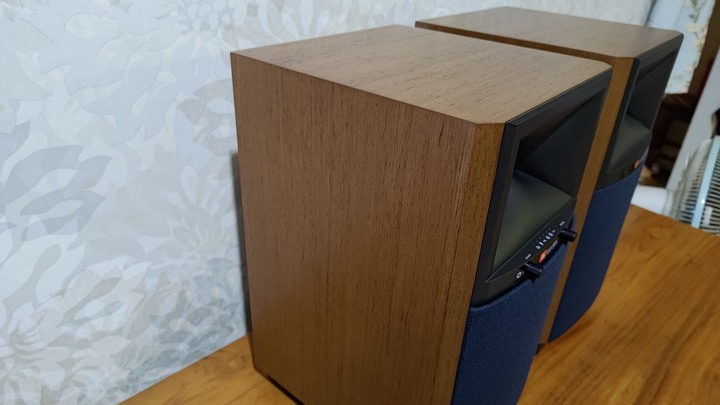 JBL4305P主動式無線喇叭小開箱