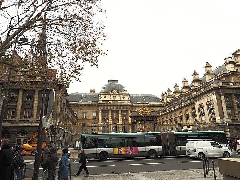 凡爾賽宮(Château de Versailles) — 世界文化遺產 之 凡爾賽宮及其園林(Palace and Park of Versailles) — 外掛巴黎市政廳(Hôtel de Ville)、古監獄(Conciergerie) 、皇家宮殿(Domaine National du Palais-Royal) — 2023年冬季歐洲行旅 第七部