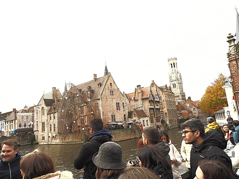 布魯日大廣場(Grote Markt)、大鐘樓(Belfort) 、市政廳(Stadhuis Brugge) 、玫瑰碼頭(Rosary Quay) 、聖母教堂(Onze-Lieve-Vrouwekerk)、貝居安禮修道院(Begijnhofkapel),還有白酒淡菜 — 世界文化遺產 之 布魯日歷史中心(Historic Centre of Brugge) — 2023年冬季歐洲行旅 第五部