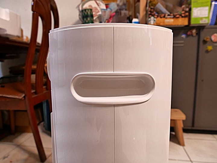 LG PuriCare™ 雙變頻除濕機 feat. CordZero™ R5T 濕拖清潔機器人 (自動除塵) 使用心得分享 — 在溼冷的天氣中享受乾爽又自動變乾淨的環境