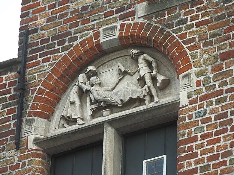 布魯日大廣場(Grote Markt)、大鐘樓(Belfort) 、市政廳(Stadhuis Brugge) 、玫瑰碼頭(Rosary Quay) 、聖母教堂(Onze-Lieve-Vrouwekerk)、貝居安禮修道院(Begijnhofkapel)，還有白酒淡菜 — 世界文化遺產 之 布魯日歷史中心(Historic Centre of Brugge) — 2023年冬季歐洲行旅 第五部
