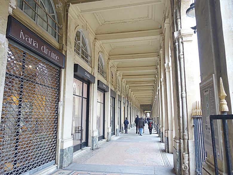 凡爾賽宮(Château de Versailles) — 世界文化遺產 之 凡爾賽宮及其園林(Palace and Park of Versailles) — 外掛巴黎市政廳(Hôtel de Ville)、古監獄(Conciergerie) 、皇家宮殿(Domaine National du Palais-Royal) — 2023年冬季歐洲行旅 第七部