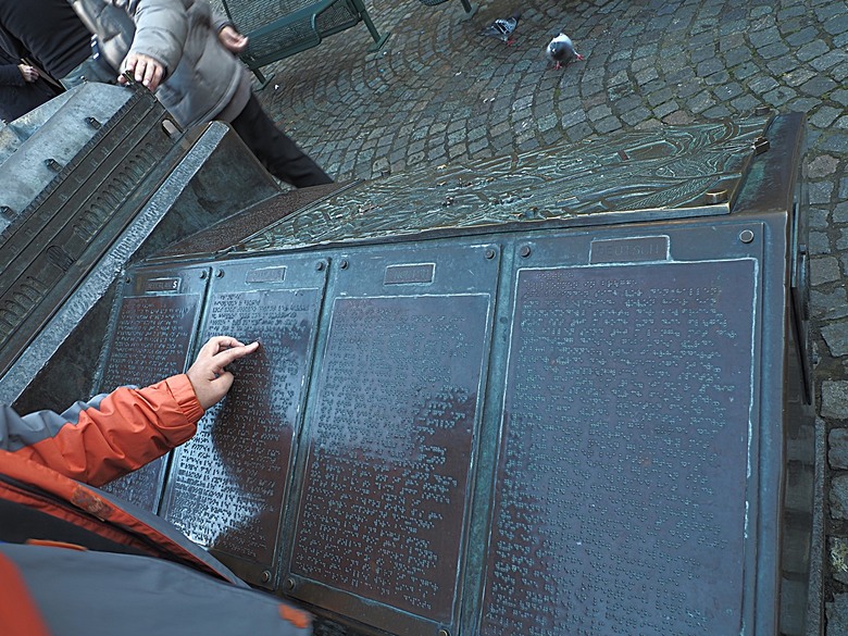 布魯日大廣場(Grote Markt)、大鐘樓(Belfort) 、市政廳(Stadhuis Brugge) 、玫瑰碼頭(Rosary Quay) 、聖母教堂(Onze-Lieve-Vrouwekerk)、貝居安禮修道院(Begijnhofkapel),還有白酒淡菜 — 世界文化遺產 之 布魯日歷史中心(Historic Centre of Brugge) — 2023年冬季歐洲行旅 第五部