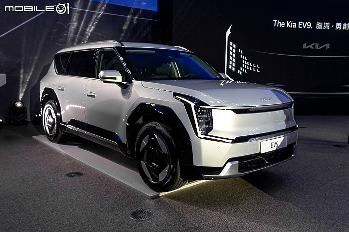 【採訪】Kia 純電七人旗艦「EV9」雙車型 279.9 / 299.9 萬元展開預售，另提供旋轉 / 尊榮六人座椅選配！