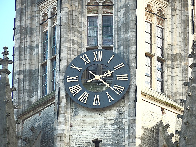 布魯日大廣場(Grote Markt)、大鐘樓(Belfort) 、市政廳(Stadhuis Brugge) 、玫瑰碼頭(Rosary Quay) 、聖母教堂(Onze-Lieve-Vrouwekerk)、貝居安禮修道院(Begijnhofkapel),還有白酒淡菜 — 世界文化遺產 之 布魯日歷史中心(Historic Centre of Brugge) — 2023年冬季歐洲行旅 第五部