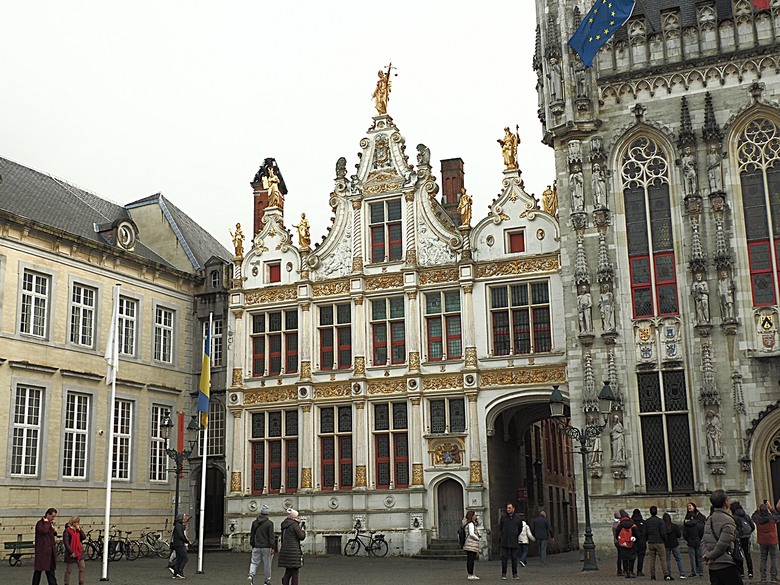 布魯日大廣場(Grote Markt)、大鐘樓(Belfort) 、市政廳(Stadhuis Brugge) 、玫瑰碼頭(Rosary Quay) 、聖母教堂(Onze-Lieve-Vrouwekerk)、貝居安禮修道院(Begijnhofkapel),還有白酒淡菜 — 世界文化遺產 之 布魯日歷史中心(Historic Centre of Brugge) — 2023年冬季歐洲行旅 第五部