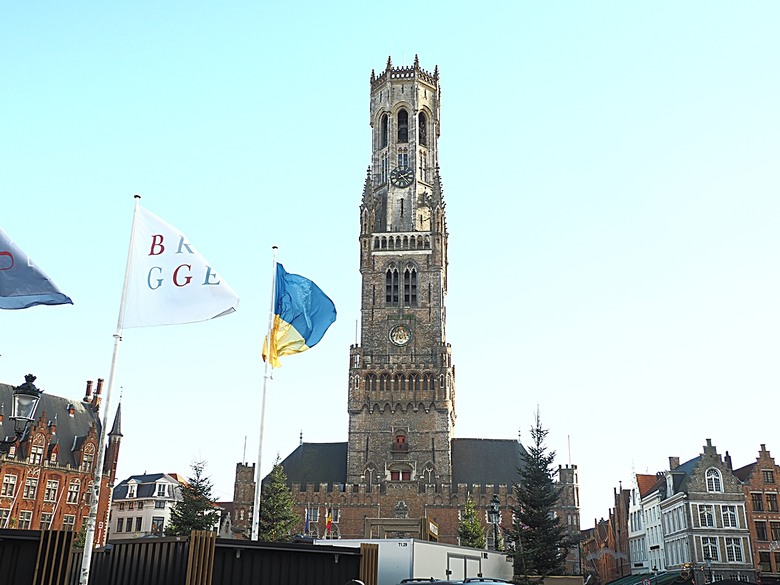 布魯日大廣場(Grote Markt)、大鐘樓(Belfort) 、市政廳(Stadhuis Brugge) 、玫瑰碼頭(Rosary Quay) 、聖母教堂(Onze-Lieve-Vrouwekerk)、貝居安禮修道院(Begijnhofkapel),還有白酒淡菜 — 世界文化遺產 之 布魯日歷史中心(Historic Centre of Brugge) — 2023年冬季歐洲行旅 第五部