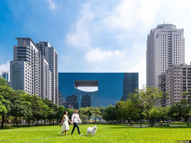 市政路珍稀三面角地!璀璨摩天宅「雲頂SKY ONE」傲視都心美景