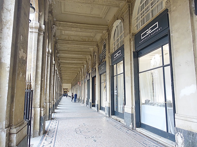 凡爾賽宮(Château de Versailles) — 世界文化遺產 之 凡爾賽宮及其園林(Palace and Park of Versailles) — 外掛巴黎市政廳(Hôtel de Ville)、古監獄(Conciergerie) 、皇家宮殿(Domaine National du Palais-Royal) — 2023年冬季歐洲行旅 第七部