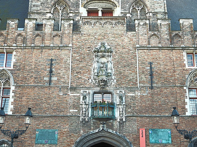 布魯日大廣場(Grote Markt)、大鐘樓(Belfort) 、市政廳(Stadhuis Brugge) 、玫瑰碼頭(Rosary Quay) 、聖母教堂(Onze-Lieve-Vrouwekerk)、貝居安禮修道院(Begijnhofkapel),還有白酒淡菜 — 世界文化遺產 之 布魯日歷史中心(Historic Centre of Brugge) — 2023年冬季歐洲行旅 第五部