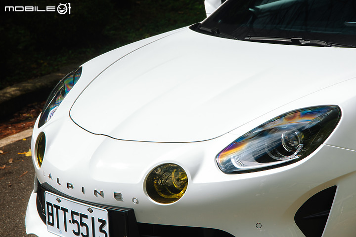 Alpine A110 試駕|羽量級絕佳操控,令人愛不釋手的法系小跑車!