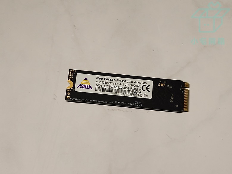 【小宅開箱】凌航 NFP445 2TB Gen4 PCIe SSD 石墨烯散熱片 簡易開箱測試