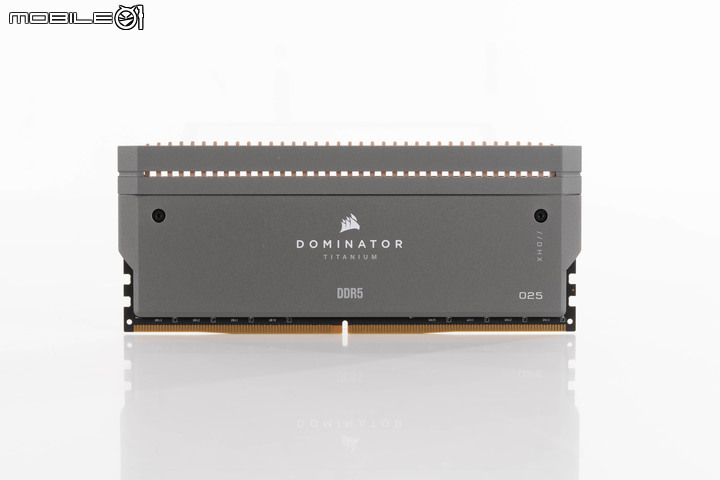 CORSAIR DOMINATOR TITANIUM FIRST EDITION DDR5 記憶體開箱實測 以可換模組搭配炫麗燈效設計