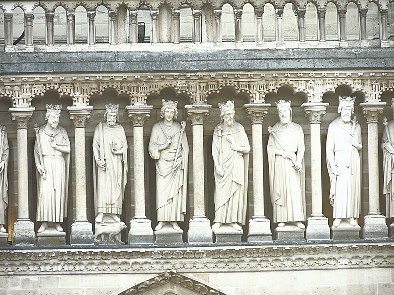 楓丹白露宮(Chateau de Fontainebleau)，外掛凱旋門(Arc de Triomphe)、聖母院(Cathédrale Notre-Dame de Paris)、歌劇院(Palais Garnier)、莫里哀噴泉(Fontaine Molière)、聖米歇爾噴泉(Fontaine Saint-Michel) — 世界文化遺產 之 楓丹白靈宮及其園林(Palace and Park of Fontainebleau) — 2023年冬季歐洲行旅 第八部