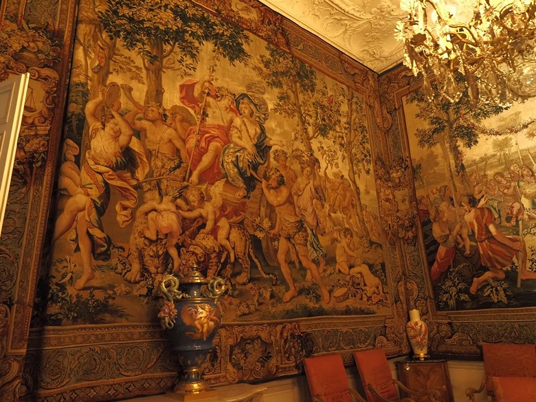 楓丹白露宮(Chateau de Fontainebleau),外掛凱旋門(Arc de Triomphe)、聖母院(Cathédrale Notre-Dame de Paris)、歌劇院(Palais Garnier)、莫里哀噴泉(Fontaine Molière)、聖米歇爾噴泉(Fontaine Saint-Michel) — 世界文化遺產 之 楓丹白靈宮及其園林(Palace and Park of Fontainebleau) — 2023年冬季歐洲行旅 第八部