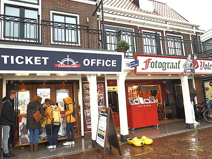 哈倫(Haarlem)市區、聖巴弗教堂(St.-Bavokerk)、桑斯安斯(Zaanse Schans)風車村、福倫丹(Volendam)午餐、羊角村(Giethoorn)遊船 — 荷蘭鄉間風光 — 2023年冬季歐洲行旅 第二部