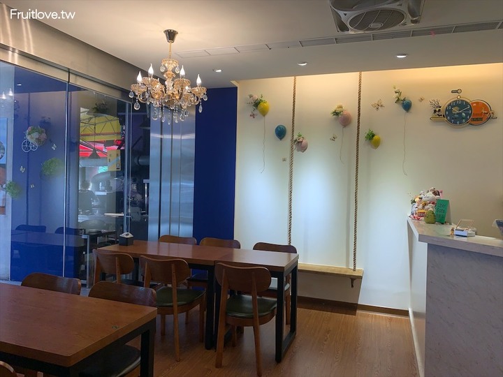 回味往日的泡沫紅茶店時光，三五好友聚會、喝茶、吃點心