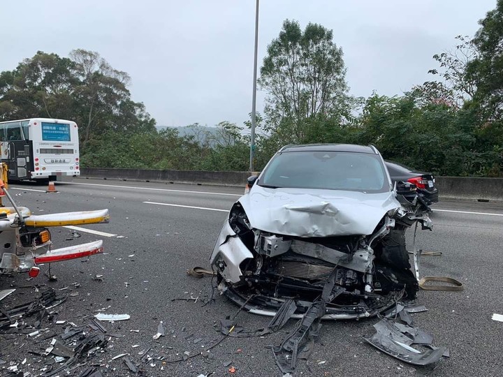 開輔助駕駛，國道追撞緩撞車