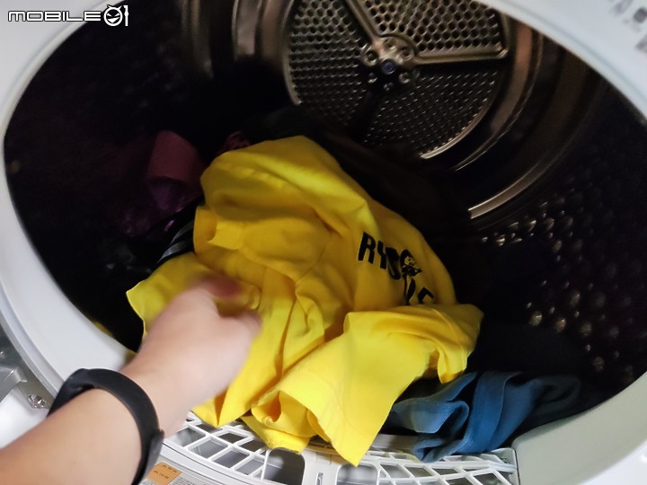 【 開箱分享 】LG WR-100VW 免曬衣智慧乾衣機，實現烘衣自由的白色小精靈！