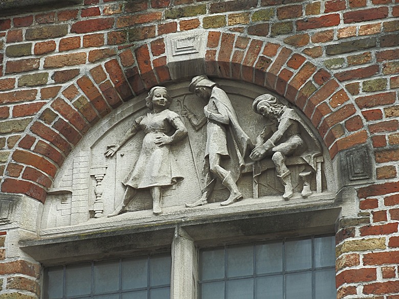 布魯日大廣場(Grote Markt)、大鐘樓(Belfort) 、市政廳(Stadhuis Brugge) 、玫瑰碼頭(Rosary Quay) 、聖母教堂(Onze-Lieve-Vrouwekerk)、貝居安禮修道院(Begijnhofkapel)，還有白酒淡菜 — 世界文化遺產 之 布魯日歷史中心(Historic Centre of Brugge) — 2023年冬季歐洲行旅 第五部