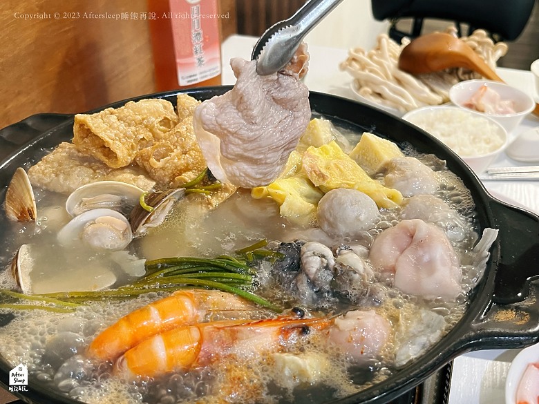 點我看大圖 高雄苓雅|千槢小館 HOTPOT_香氣滿滿酸菜白肉鍋