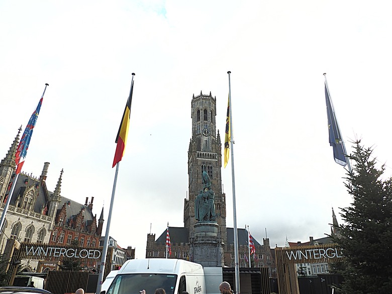 布魯日大廣場(Grote Markt)、大鐘樓(Belfort) 、市政廳(Stadhuis Brugge) 、玫瑰碼頭(Rosary Quay) 、聖母教堂(Onze-Lieve-Vrouwekerk)、貝居安禮修道院(Begijnhofkapel),還有白酒淡菜 — 世界文化遺產 之 布魯日歷史中心(Historic Centre of Brugge) — 2023年冬季歐洲行旅 第五部