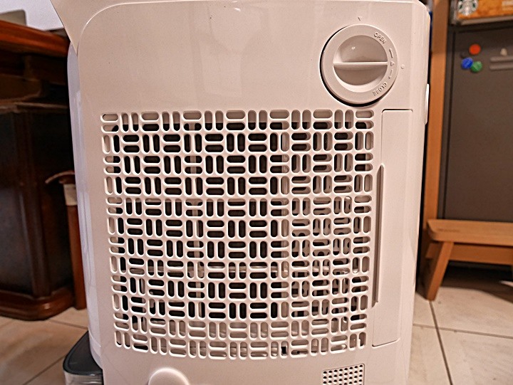 LG PuriCare™ 雙變頻除濕機 feat. CordZero™ R5T 濕拖清潔機器人 (自動除塵) 使用心得分享 — 在溼冷的天氣中享受乾爽又自動變乾淨的環境