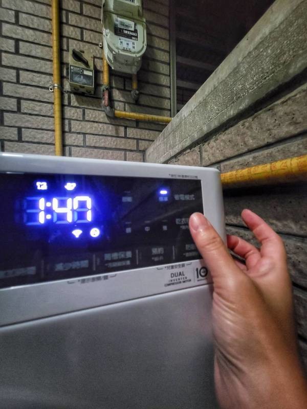 一見到你就有好心情 LG WR-100VW 免曬衣乾衣機