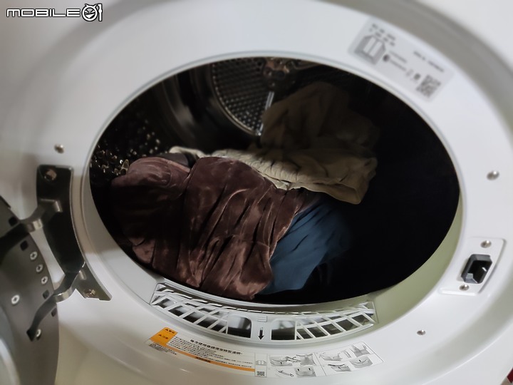 點我看大圖 【 開箱分享 】LG WR-100VW 免曬衣智慧乾衣機,實現烘衣自由的白色小精靈!