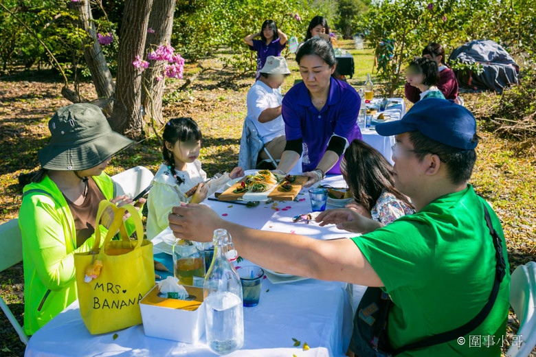 宜蘭員山愜意半日遊-宜蘭女婿陪你遊宜蘭！芭樂果枝筆手作超有質感，花果野食趣體驗在果園裡享用在地媽媽們精心製作的無菜單精緻料理