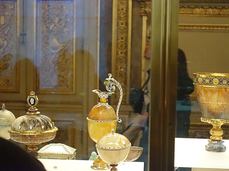 塞納河遊船 (Bateaux-Mouches) 與 羅浮宮(Musée du Louvre),外掛地窖內享用法式烤田螺與鴨胸 — 世界文化遺產 之 巴黎,塞纳河畔(Paris, Banks of the Seine) — 2023年冬季歐洲行旅 第六部