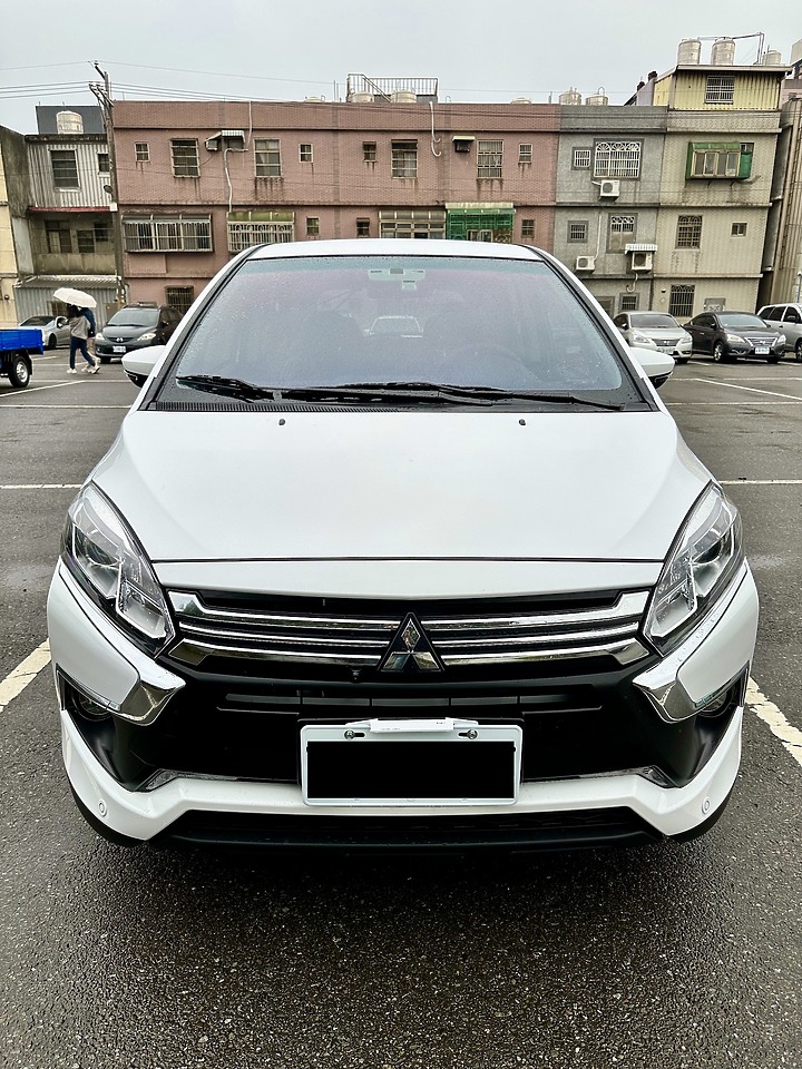 點我看大圖 下雨天,交車天。(可能是) 配備最滿的 Colt Plus (圖多)