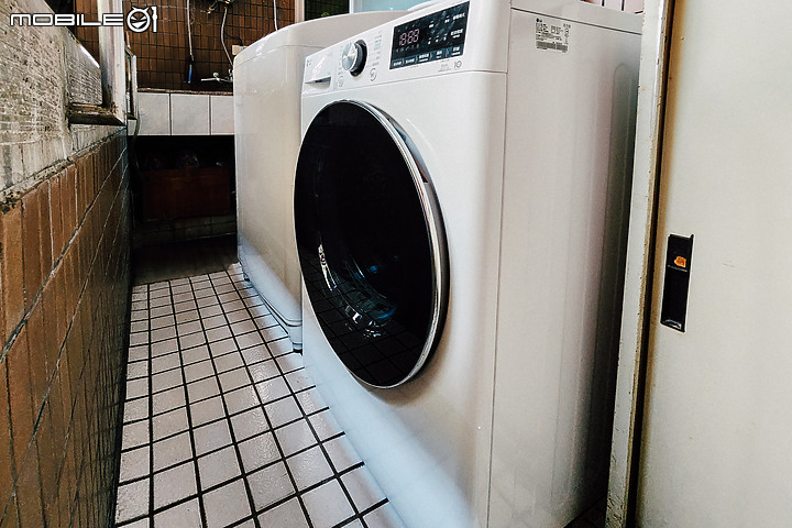 LG 免曬衣乾衣機（WR-100VW）30天使用心得｜居家必備乾衣神器！