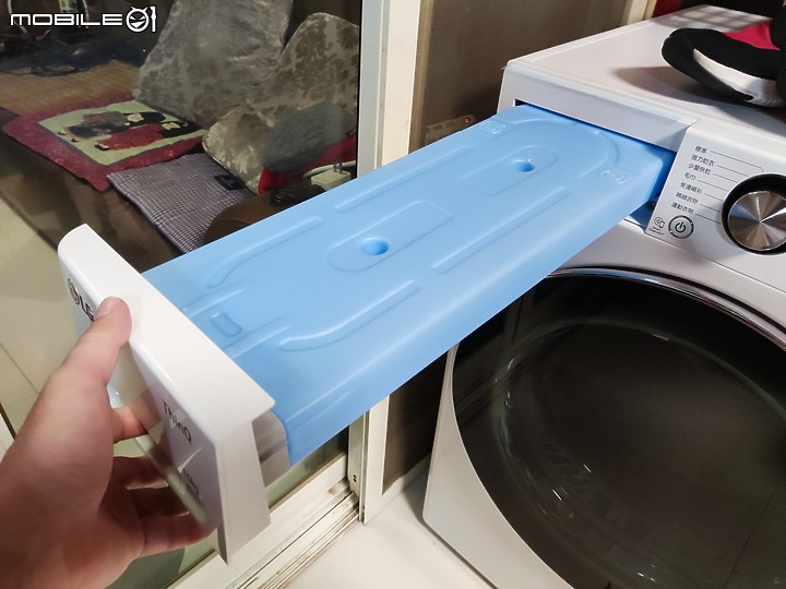 點我看大圖 【 開箱分享 】LG WR-100VW 免曬衣智慧乾衣機,實現烘衣自由的白色小精靈!