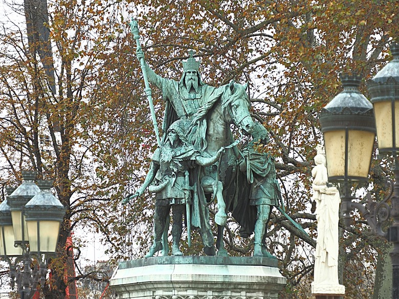 楓丹白露宮(Chateau de Fontainebleau),外掛凱旋門(Arc de Triomphe)、聖母院(Cathédrale Notre-Dame de Paris)、歌劇院(Palais Garnier)、莫里哀噴泉(Fontaine Molière)、聖米歇爾噴泉(Fontaine Saint-Michel) — 世界文化遺產 之 楓丹白靈宮及其園林(Palace and Park of Fontainebleau) — 2023年冬季歐洲行旅 第八部