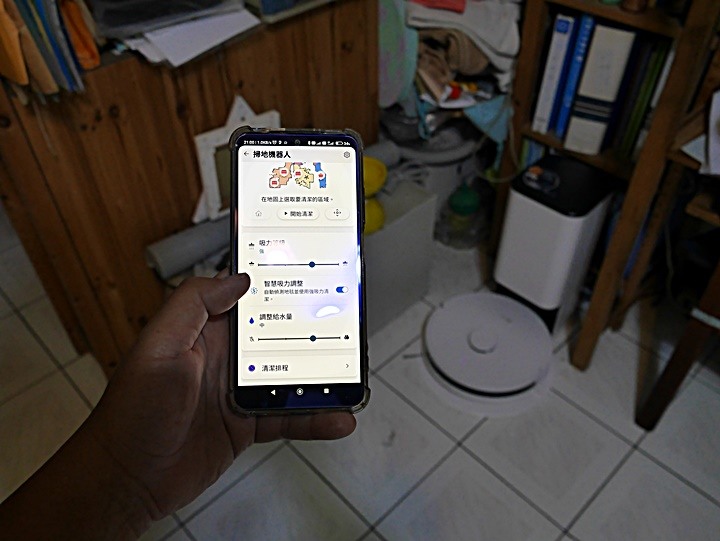 LG PuriCare™ 雙變頻除濕機 feat. CordZero™ R5T 濕拖清潔機器人 (自動除塵) 使用心得分享 — 在溼冷的天氣中享受乾爽又自動變乾淨的環境