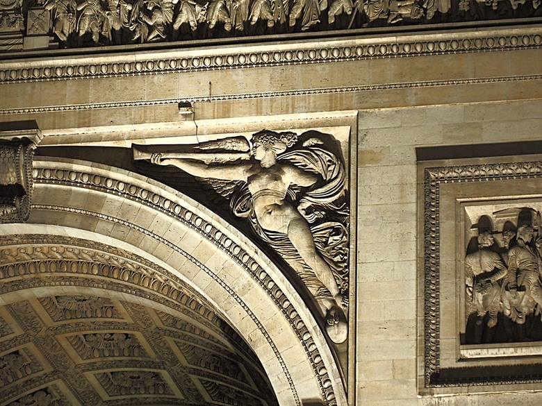 楓丹白露宮(Chateau de Fontainebleau)，外掛凱旋門(Arc de Triomphe)、聖母院(Cathédrale Notre-Dame de Paris)、歌劇院(Palais Garnier)、莫里哀噴泉(Fontaine Molière)、聖米歇爾噴泉(Fontaine Saint-Michel) — 世界文化遺產 之 楓丹白靈宮及其園林(Palace and Park of Fontainebleau) — 2023年冬季歐洲行旅 第八部