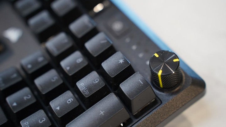 Corsair K70 Core開箱
