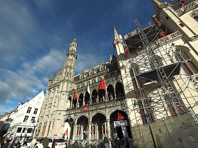 布魯日大廣場(Grote Markt)、大鐘樓(Belfort) 、市政廳(Stadhuis Brugge) 、玫瑰碼頭(Rosary Quay) 、聖母教堂(Onze-Lieve-Vrouwekerk)、貝居安禮修道院(Begijnhofkapel),還有白酒淡菜 — 世界文化遺產 之 布魯日歷史中心(Historic Centre of Brugge) — 2023年冬季歐洲行旅 第五部